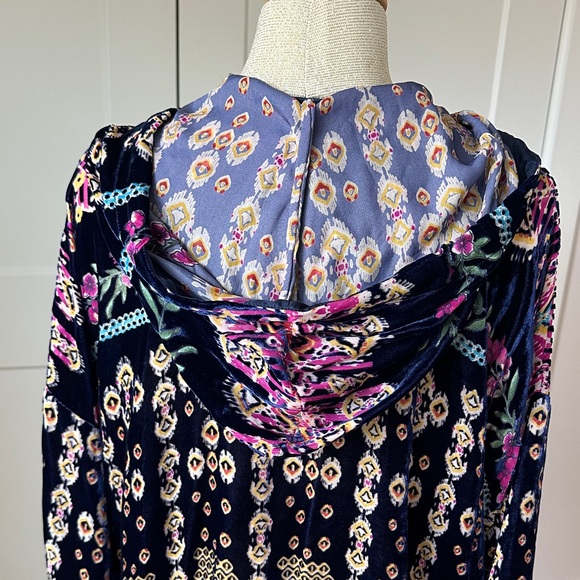 Johnny Was Summer Melina Velvet Burnout Tunic Hoodie - Picture 6 of 13